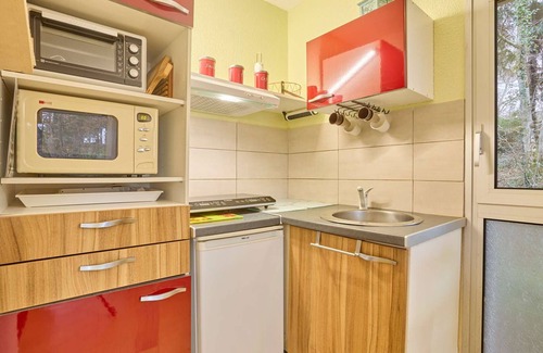Barbotan-les-Thermes Apartment | Bright T1 apartment, south balcony, parking, WiFi