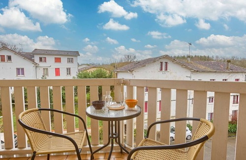Barbotan-les-Thermes Apartment | Bright T1 for 2 with balcony, Wifi, pets allowed