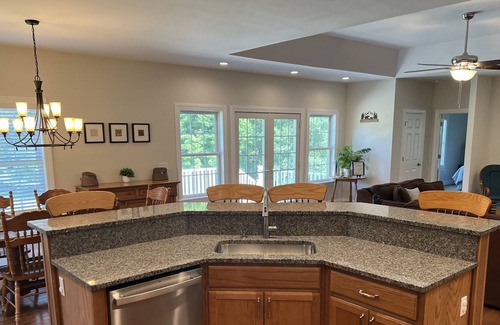 Bolton Landing House | Bright & Tranquil Bolton Gem - mins from Lake George!