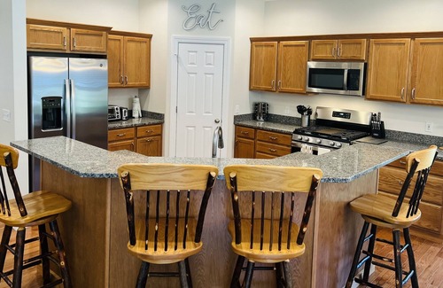 Bolton Landing House | Bright & Tranquil Bolton Gem - mins from Lake George!