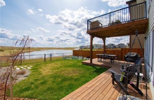 Lethbridge House | Bright Walk-Out Suite - Kitchenette & Amazing View