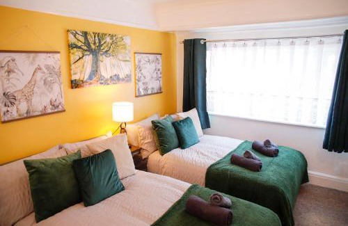 Hove House | Brighton & Hove 4 bedrooms house with garage