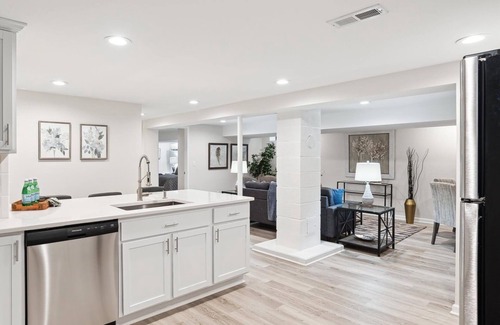 Brighton House | Brighton's Hidden Gem - Chic & Spacious Luxury Suite - 5 mins to downtown!