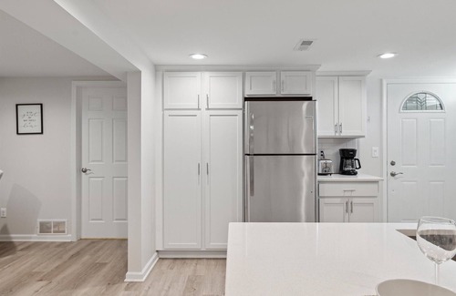 Brighton House | Brighton's Hidden Gem - Chic & Spacious Luxury Suite - 5 mins to downtown!