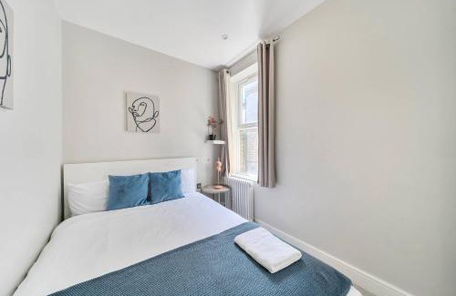Camberwell Apartment | Brilliant 2 Bed Apartment - Spacious, Central & Well-Connected