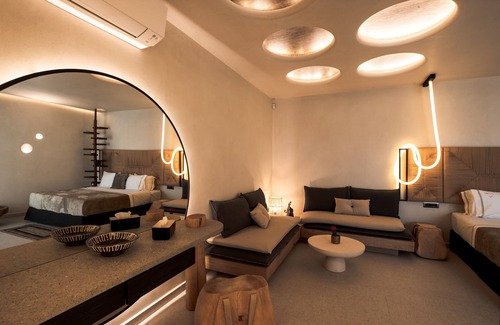 Glastros Hotel | Brilliant Topaz Suite with Private Pool