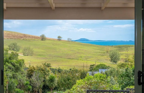 Doubtless Bay House | Bring the boat and the family!