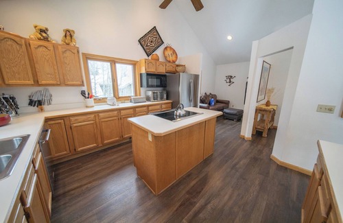 Keystone House | Bring the Dogs, Private hot tub, large deck