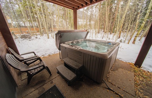Keystone House | Bring the Dogs, Private hot tub, large deck