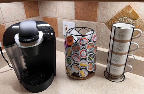 South Daytona House | Bring the family & friends! Cozy, Spacious and 4 miles to the Beach & Speedway!