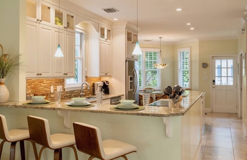 Truman Annex House | *BRISA FRESCA @ THE ANNEX* Airy Home by Duval & Beach + LAST KEY SERVICES.