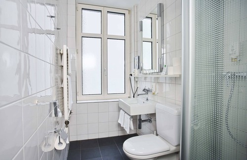 Center Hotel | Bristol Hotel