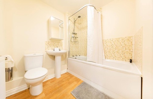 Filton Apartment | Bristol Luxury Apartment with Parking