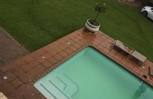 Greater Johannesburg Metropolitan Area House | Bristow Luxury Suites With Back Up Power and Free Wi-Fi