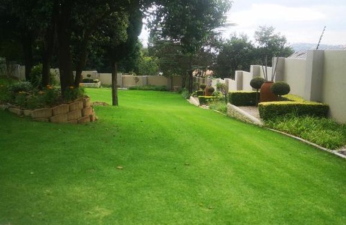 Greater Johannesburg Metropolitan Area House | Bristow Luxury Suites With Back Up Power and Free Wi-Fi