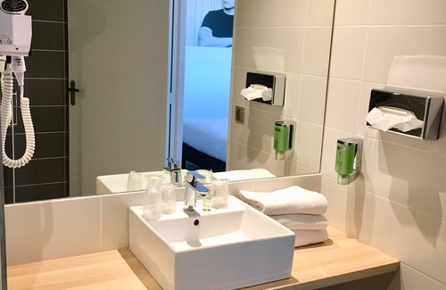 Saint-Mitre-les-Remparts Hotel | Brit Hotel Martigues Nord