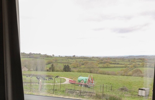 Eleighwater Cottage | BROADLANDS BUNGALOW, family friendly in Combe St Nicholas