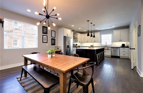 Historic Waverly House | Broadway (5 Min) 12South Sleeps 12 2x Garage