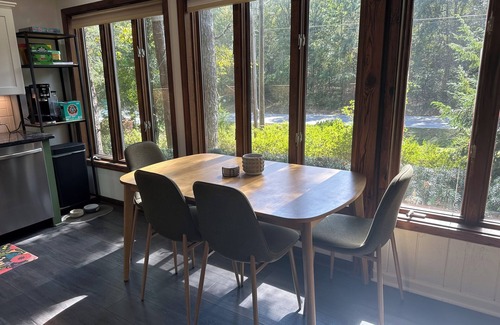 Nicholson House | Brockton Bungalow- Charming Cabin Just Outside of Athens!