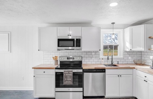 Mineral House | Broken Arrow Farm Completly Remodeled located between Richmond & Charlottesville