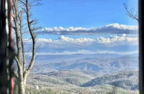 Boone Condo | Broken Heel adults only escape.