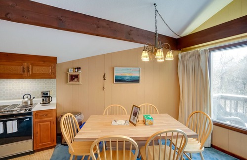 Bromley Mountain Condo | Bromley Mountain Escape w/2 Balconies: Hike & Ski