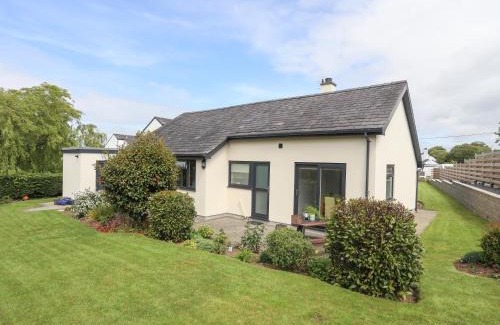 Y Felinheli House | Bronallt