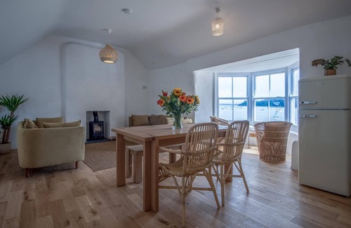 St Brides Cottage | Brook Cottage Green - 2 Bedroom Cottage - Dale