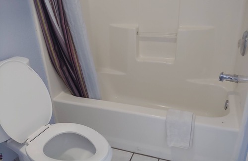 San Antonio Hotel | Brooks City Executive Inn