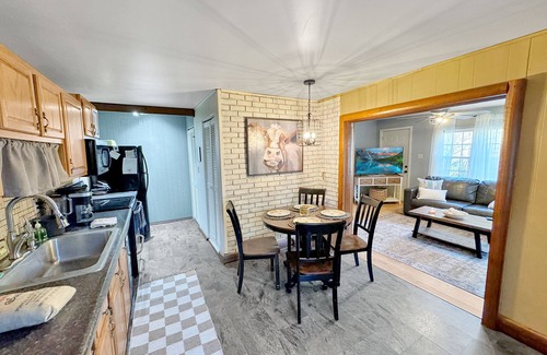 Gnaw Bone Cabin | Brookside Cabin Brown County - Hot Tub & Fire Pit