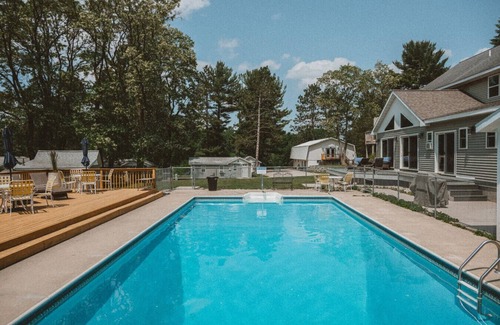 Grawn House | Brookside Cottages and Resorts DuckIn Cottage