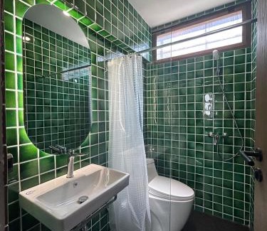 Khlong Tan Nuea Apartment | Brown Brick Thonglor - Blue Blueberry Room