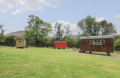 Llanfihangel Tal-y-llyn Cottage | Brown Hare Shepherds Hut