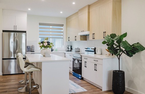 Southwest Edmonton House | Brown's Family Home