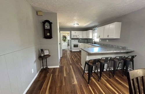 Clay House | Brown’s Bar countryliving Spacious 4 bedroom 3 full bath near Blackford Oaks WMA