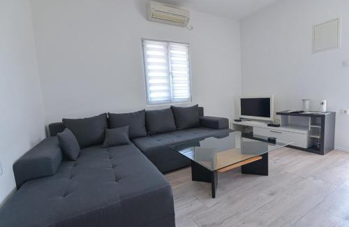 Martina Apartment | Brseč Villa AnDa s apartmanima i bazenom