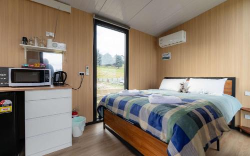 Surat Bay House | Bruce Farm Alpaca Cabin 2 by Tiny Away