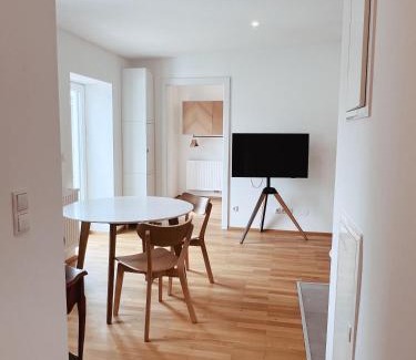 Neulerchenfeld Apartment | Brunnenmarkt Balcony Apartment