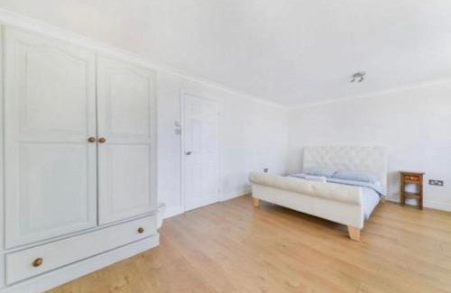 Sutton Central House | Brunswick Rooms