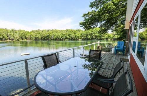 Lake Ann House | Bryan Lake Oasis in Downtown Lake Ann