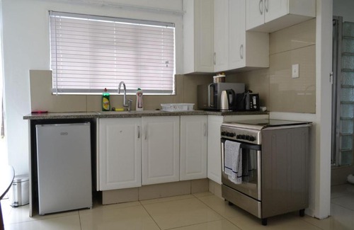 Greater Johannesburg Metropolitan Area Apartment | Bryanston Elgin - Cottage 5