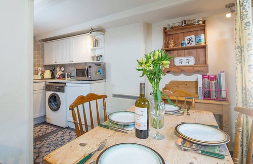 Haverfordwest Cottage | Bryn Melin, Holiday Cottage Abercastle, Sleeps 3, 2 bedrooms, bathrooms