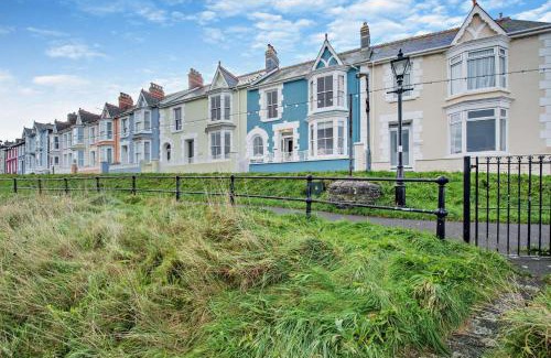 Aberaeron House | Brynamlwg