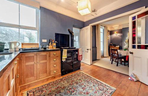 Aberaeron House | Brynamlwg