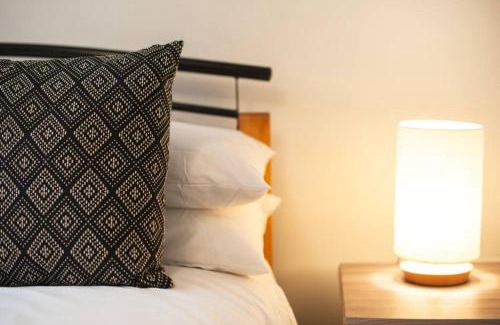 Newport Apartment | Brynglas Newport flat sleeps 8 - Mycityhaven