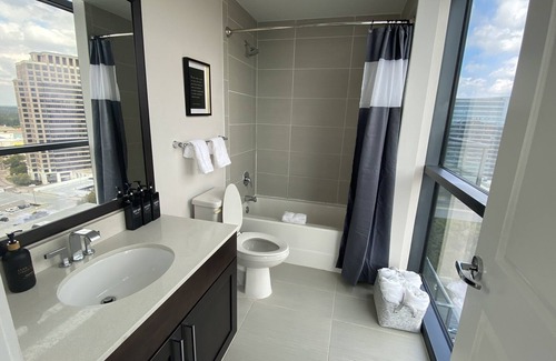 Lenox Condo | Buckhead Penthouse in the Sky