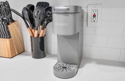 Paterson Apartment | Budget-Friendly Apt | Near NYC & Newark Airport · WiFi