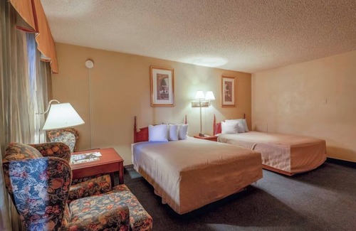 Allison Hotel | Budget-Friendly Room w/Tea & Coffee Maker Near Historic Route 66 Attractions
