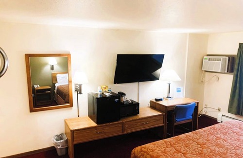 Staples Hotel | Budget Room Near Staples Dining – Perfect Rest Stop for Road Trippers