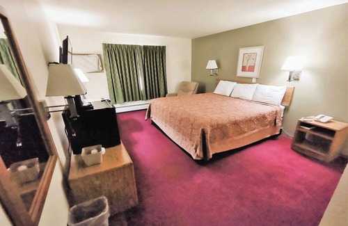 Staples Hotel | Budget Room Near Staples Dining – Perfect Rest Stop for Road Trippers